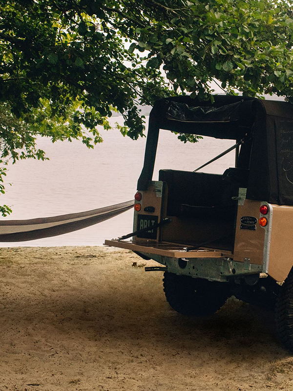 علامة بيرلوتي تضع بصمتها الخاصة على سيارة لاند روفر